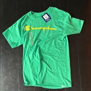 Champion Men’s S Green Short Sleeve Tee!